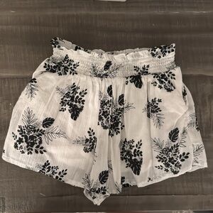 Janie and Jack Girls 5T White Floral Print Elastic Waist Shorts